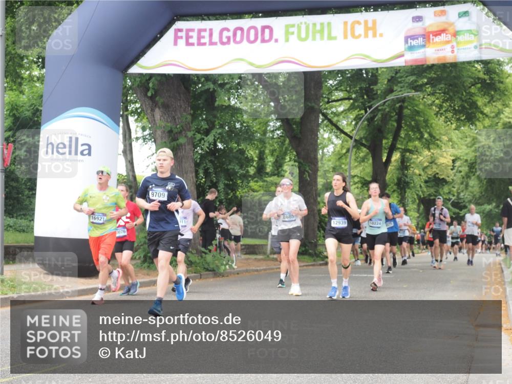 29.06.2025 - hella hamburg halbmarathon KatJ http://msf.ph/oto/8526049 29.06.2025 11:02:36 Zwischen KM18-KM19 2165, 2860, 3648, 6833, 7021, 7258, 7358, 8685 meine-sportfotos.de