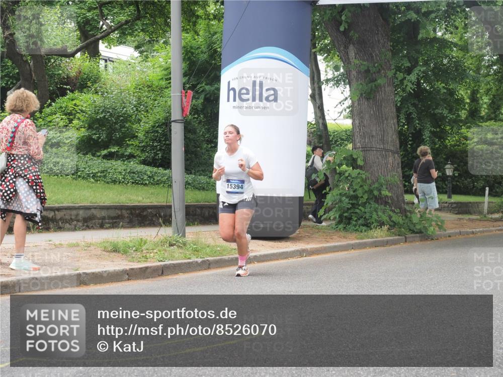 29.06.2025 - hella hamburg halbmarathon KatJ http://msf.ph/oto/8526070 29.06.2025 10:53:27 Zwischen KM18-KM19 2142, 3071, 5869, 7323 meine-sportfotos.de