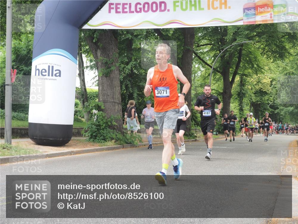 29.06.2025 - hella hamburg halbmarathon KatJ http://msf.ph/oto/8526100 29.06.2025 10:53:29 Zwischen KM18-KM19 2142, 3071, 4187, 7323 meine-sportfotos.de