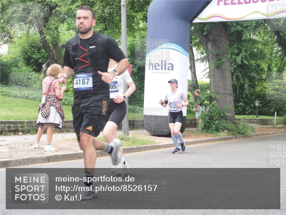 29.06.2025 - hella hamburg halbmarathon KatJ http://msf.ph/oto/8526157 29.06.2025 10:53:31 Zwischen KM18-KM19 3071, 4187 meine-sportfotos.de