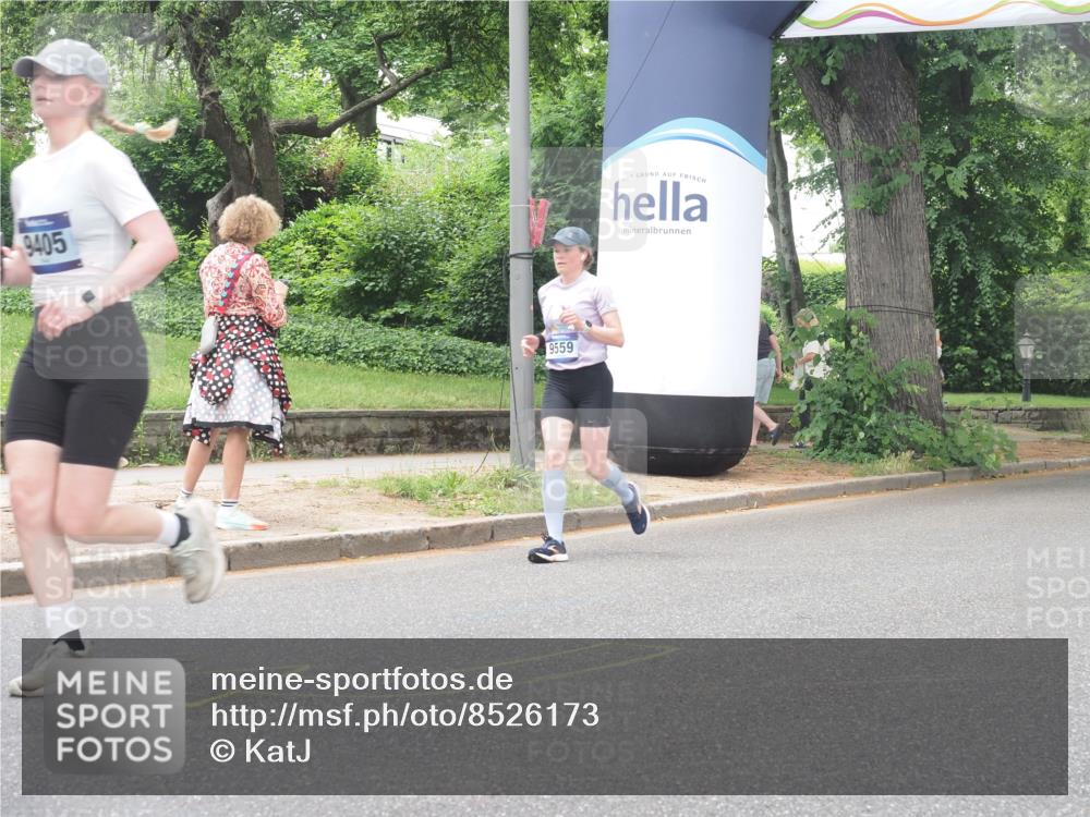 29.06.2025 - hella hamburg halbmarathon KatJ http://msf.ph/oto/8526173 29.06.2025 10:53:32 Zwischen KM18-KM19 3071, 4187 meine-sportfotos.de