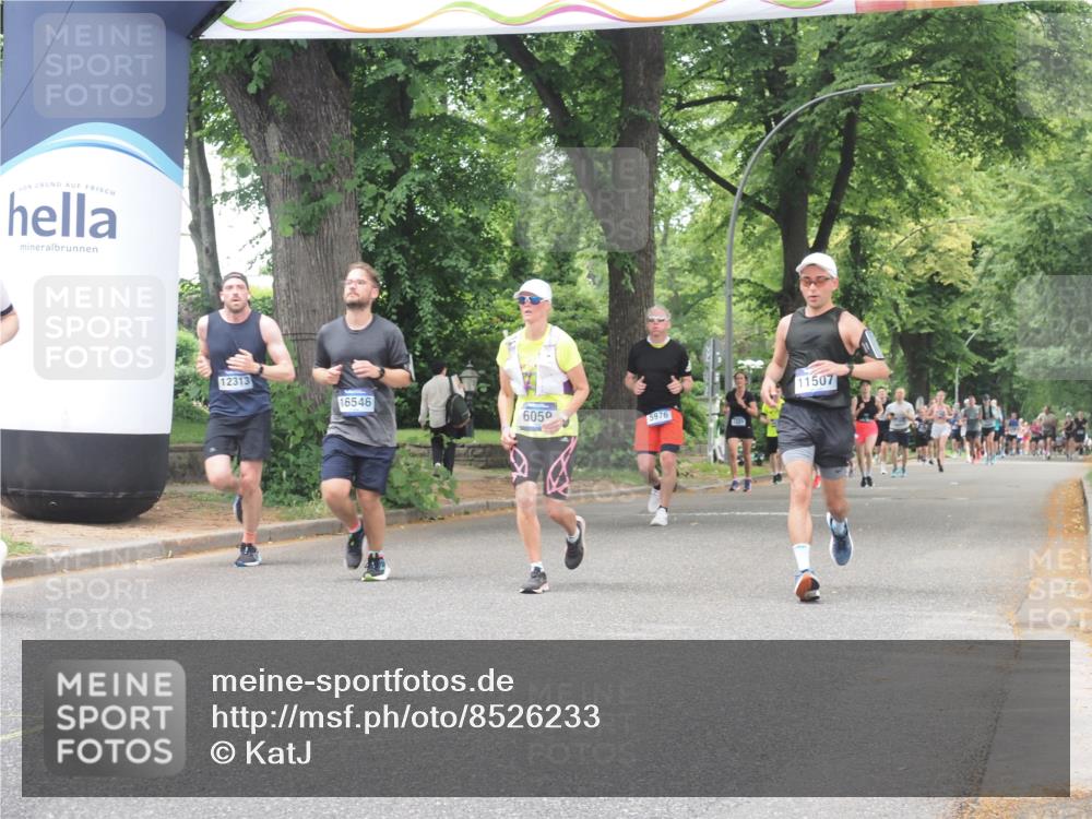 29.06.2025 - hella hamburg halbmarathon KatJ http://msf.ph/oto/8526233 29.06.2025 10:53:36 Zwischen KM18-KM19 4187, 6059 meine-sportfotos.de