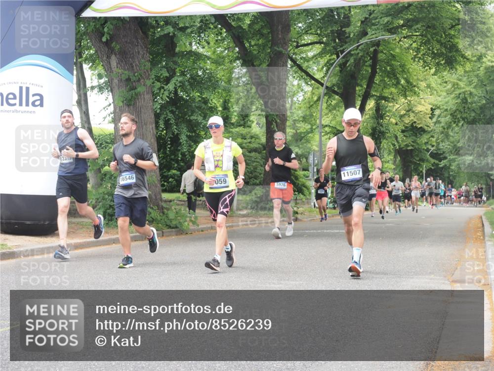 29.06.2025 - hella hamburg halbmarathon KatJ http://msf.ph/oto/8526239 29.06.2025 10:53:36 Zwischen KM18-KM19 4187, 6059 meine-sportfotos.de