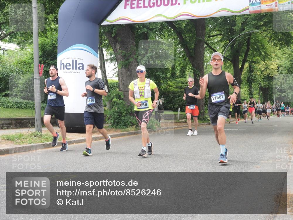 29.06.2025 - hella hamburg halbmarathon KatJ http://msf.ph/oto/8526246 29.06.2025 10:53:37 Zwischen KM18-KM19 5976, 6059 meine-sportfotos.de