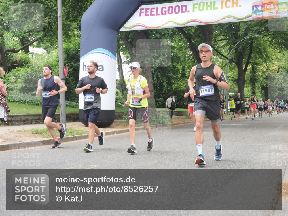 29.06.2025 - hella hamburg halbmarathon KatJ http://msf.ph/oto/8526257 29.06.2025 10:53:37 Zwischen KM18-KM19 5976, 6059 meine-sportfotos.de
