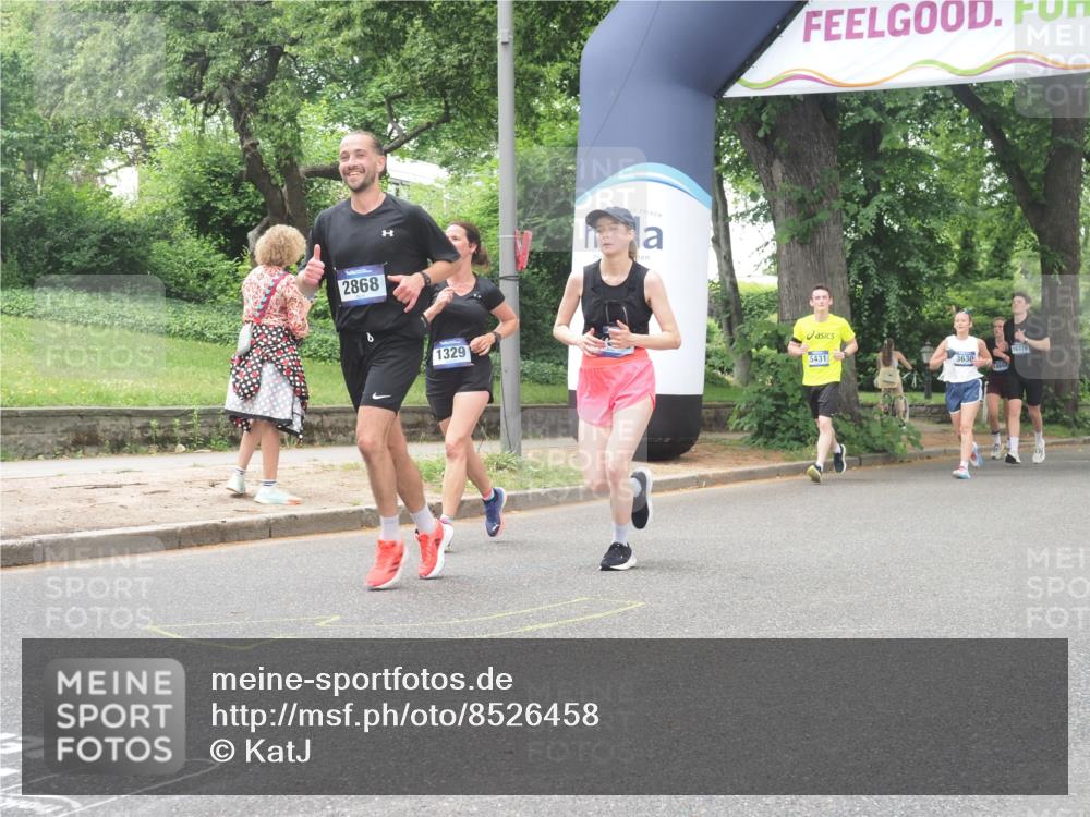 29.06.2025 - hella hamburg halbmarathon KatJ http://msf.ph/oto/8526458 29.06.2025 10:53:45 Zwischen KM18-KM19 1329, 2868, 5976 meine-sportfotos.de