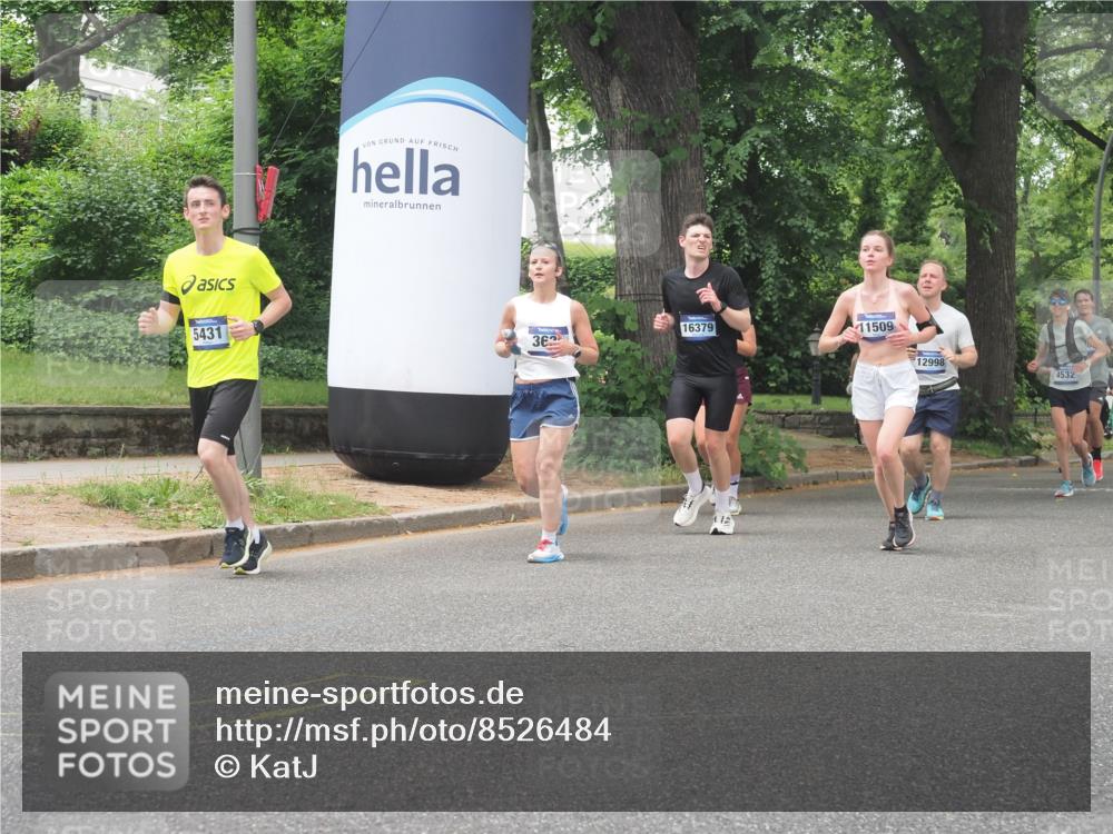 29.06.2025 - hella hamburg halbmarathon KatJ http://msf.ph/oto/8526484 29.06.2025 10:53:47 Zwischen KM18-KM19 1329, 2868, 3630, 5431 meine-sportfotos.de