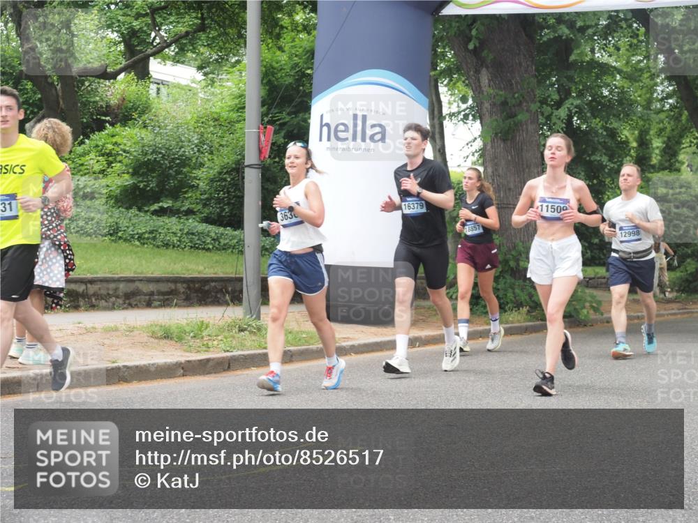29.06.2025 - hella hamburg halbmarathon KatJ http://msf.ph/oto/8526517 29.06.2025 10:53:48 Zwischen KM18-KM19 1329, 2868, 3630, 4532, 5431 meine-sportfotos.de