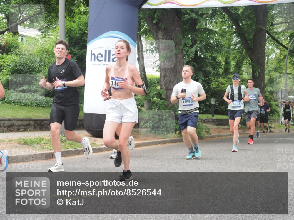 29.06.2025 - hella hamburg halbmarathon KatJ http://msf.ph/oto/8526544 29.06.2025 10:53:49 Zwischen KM18-KM19 1329, 2868, 3630, 4532, 5431 meine-sportfotos.de