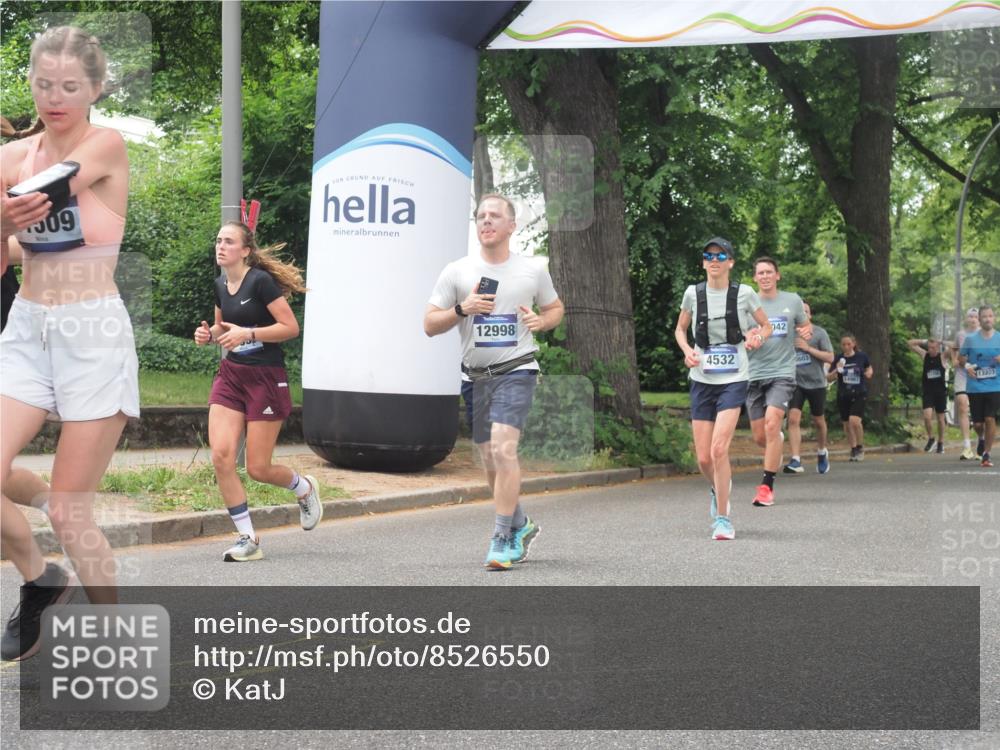 29.06.2025 - hella hamburg halbmarathon KatJ http://msf.ph/oto/8526550 29.06.2025 10:53:50 Zwischen KM18-KM19 2868, 3630, 4532, 5431 meine-sportfotos.de