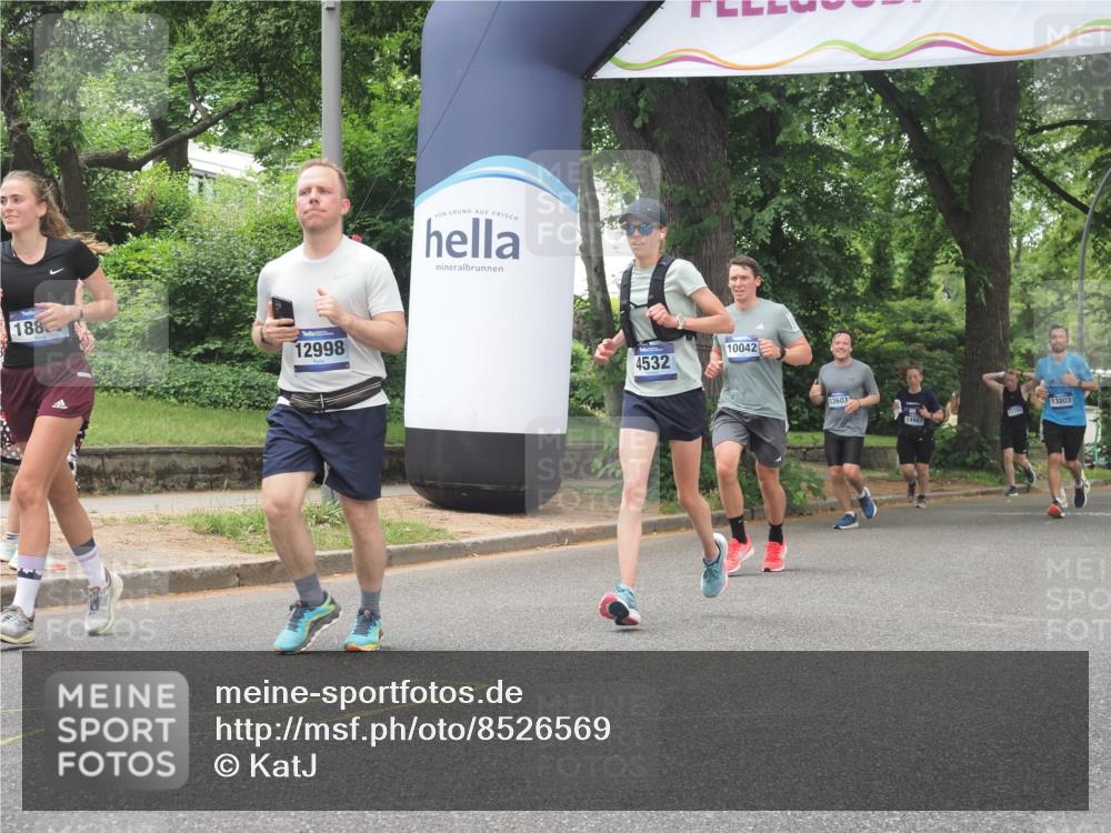 29.06.2025 - hella hamburg halbmarathon KatJ http://msf.ph/oto/8526569 29.06.2025 10:53:51 Zwischen KM18-KM19 2868, 3630, 4532, 5431 meine-sportfotos.de