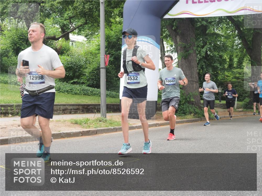 29.06.2025 - hella hamburg halbmarathon KatJ http://msf.ph/oto/8526592 29.06.2025 10:53:51 Zwischen KM18-KM19 2868, 3630, 4532, 5431 meine-sportfotos.de