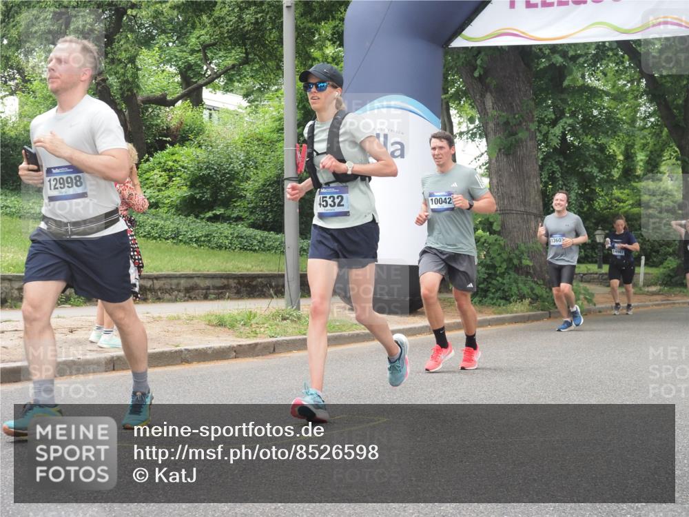 29.06.2025 - hella hamburg halbmarathon KatJ http://msf.ph/oto/8526598 29.06.2025 10:53:51 Zwischen KM18-KM19 2868, 3630, 4532, 5431 meine-sportfotos.de