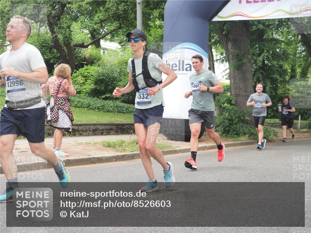 29.06.2025 - hella hamburg halbmarathon KatJ http://msf.ph/oto/8526603 29.06.2025 10:53:51 Zwischen KM18-KM19 2868, 3630, 4532, 5431 meine-sportfotos.de