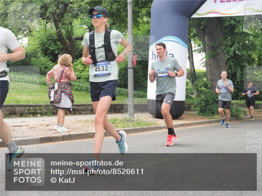 29.06.2025 - hella hamburg halbmarathon KatJ http://msf.ph/oto/8526611 29.06.2025 10:53:52 Zwischen KM18-KM19 1866, 2868, 3630, 4532, 5431 meine-sportfotos.de