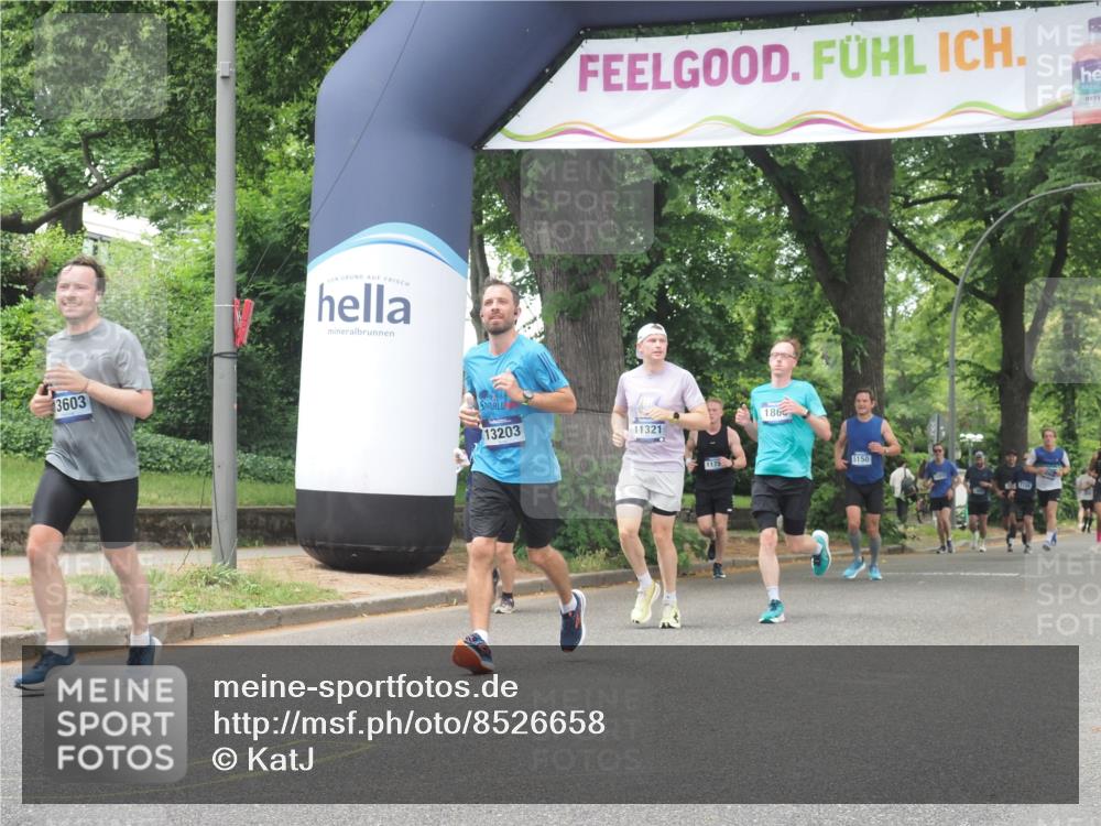 29.06.2025 - hella hamburg halbmarathon KatJ http://msf.ph/oto/8526658 29.06.2025 10:53:54 Zwischen KM18-KM19 1866, 3630, 4532, 5431 meine-sportfotos.de