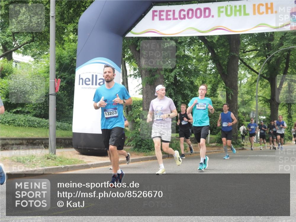 29.06.2025 - hella hamburg halbmarathon KatJ http://msf.ph/oto/8526670 29.06.2025 10:53:54 Zwischen KM18-KM19 1866, 3630, 4532, 5431 meine-sportfotos.de