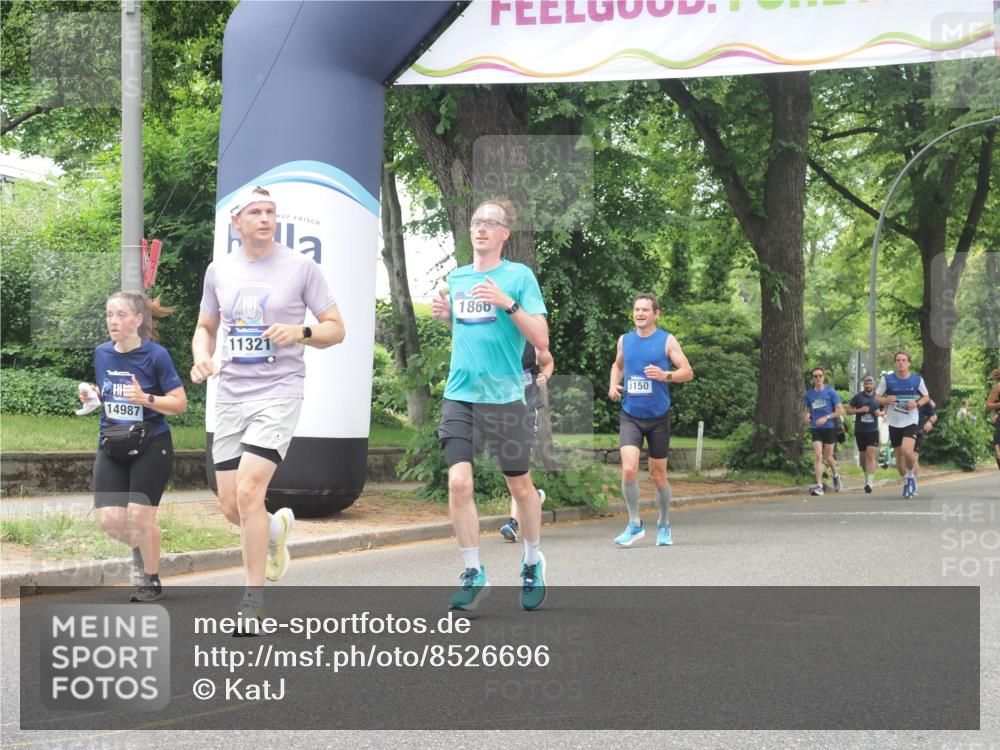 29.06.2025 - hella hamburg halbmarathon KatJ http://msf.ph/oto/8526696 29.06.2025 10:53:55 Zwischen KM18-KM19 1866, 4532, 5150, 5431 meine-sportfotos.de