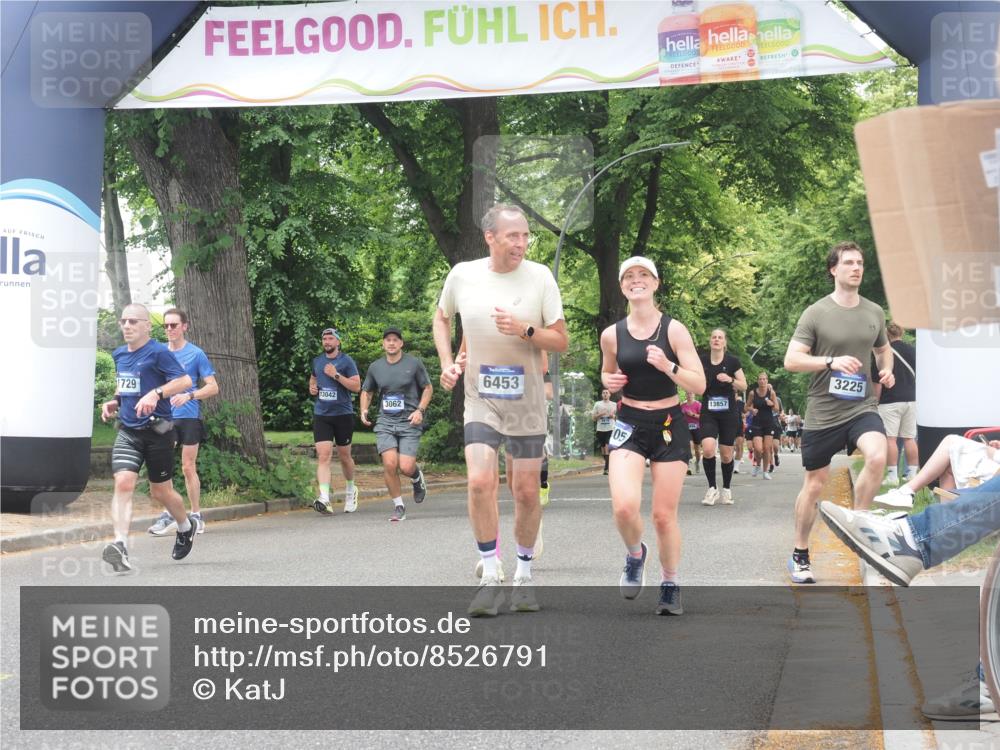 29.06.2025 - hella hamburg halbmarathon KatJ http://msf.ph/oto/8526791 29.06.2025 10:54:01 Zwischen KM18-KM19 3062, 3225, 4066, 5150, 6453 meine-sportfotos.de