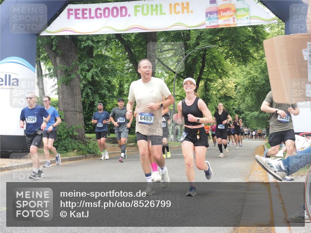 29.06.2025 - hella hamburg halbmarathon KatJ http://msf.ph/oto/8526799 29.06.2025 10:54:01 Zwischen KM18-KM19 3062, 3225, 4066, 5150, 6453 meine-sportfotos.de