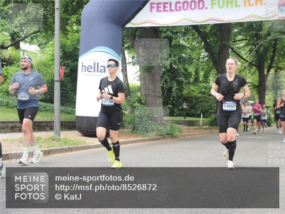29.06.2025 - hella hamburg halbmarathon KatJ http://msf.ph/oto/8526872 29.06.2025 10:54:05 Zwischen KM18-KM19 1729, 3062, 3225, 4066, 6453 meine-sportfotos.de