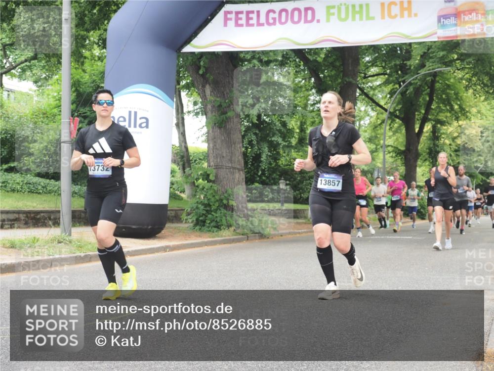 29.06.2025 - hella hamburg halbmarathon KatJ http://msf.ph/oto/8526885 29.06.2025 10:54:06 Zwischen KM18-KM19 1729, 3062, 3225, 4066, 6453 meine-sportfotos.de