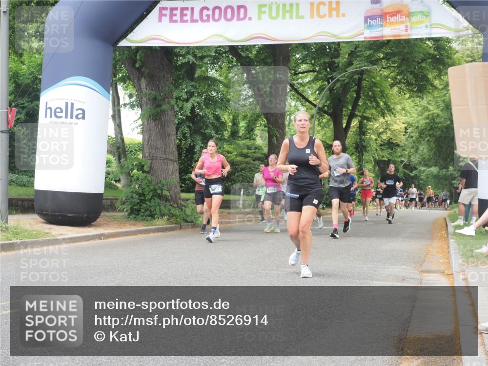 29.06.2025 - hella hamburg halbmarathon KatJ http://msf.ph/oto/8526914 29.06.2025 10:54:08 Zwischen KM18-KM19 1729, 2628, 3062, 3225, 5605 meine-sportfotos.de