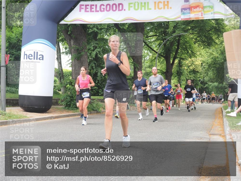 29.06.2025 - hella hamburg halbmarathon KatJ http://msf.ph/oto/8526929 29.06.2025 10:54:09 Zwischen KM18-KM19 1729, 2628, 3062, 5605 meine-sportfotos.de