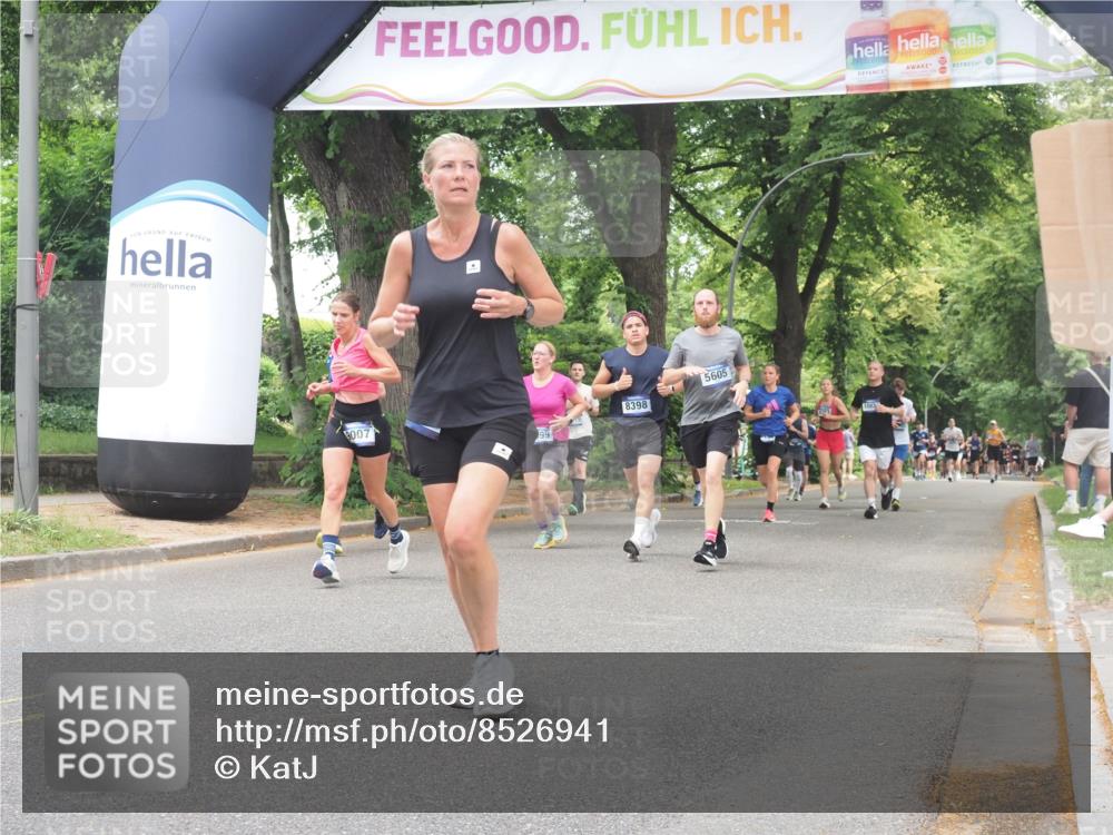 29.06.2025 - hella hamburg halbmarathon KatJ http://msf.ph/oto/8526941 29.06.2025 10:54:09 Zwischen KM18-KM19 1729, 2628, 3062, 5605 meine-sportfotos.de