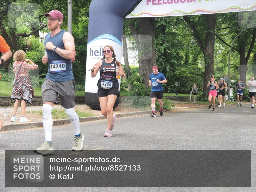 29.06.2025 - hella hamburg halbmarathon KatJ http://msf.ph/oto/8527133 29.06.2025 10:54:20 Zwischen KM18-KM19 2819, 3488, 4220, 4293, 7571 meine-sportfotos.de