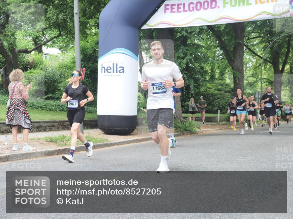 29.06.2025 - hella hamburg halbmarathon KatJ http://msf.ph/oto/8527205 29.06.2025 10:54:27 Zwischen KM18-KM19 6196 meine-sportfotos.de