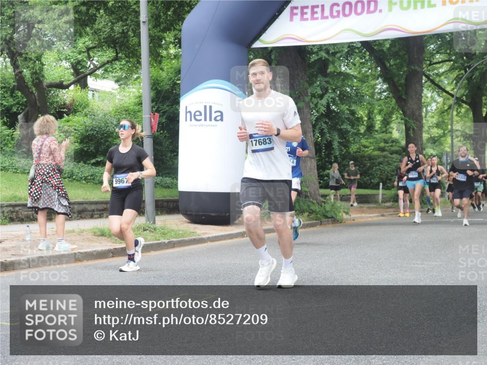 29.06.2025 - hella hamburg halbmarathon KatJ http://msf.ph/oto/8527209 29.06.2025 10:54:27 Zwischen KM18-KM19 6196 meine-sportfotos.de
