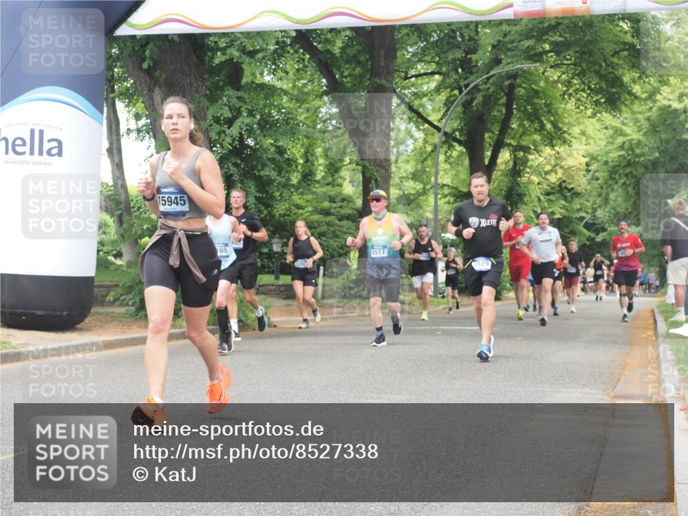 29.06.2025 - hella hamburg halbmarathon KatJ http://msf.ph/oto/8527338 29.06.2025 10:54:37 Zwischen KM18-KM19 1079, 1367, 2963, 2964, 5363, 6517 meine-sportfotos.de