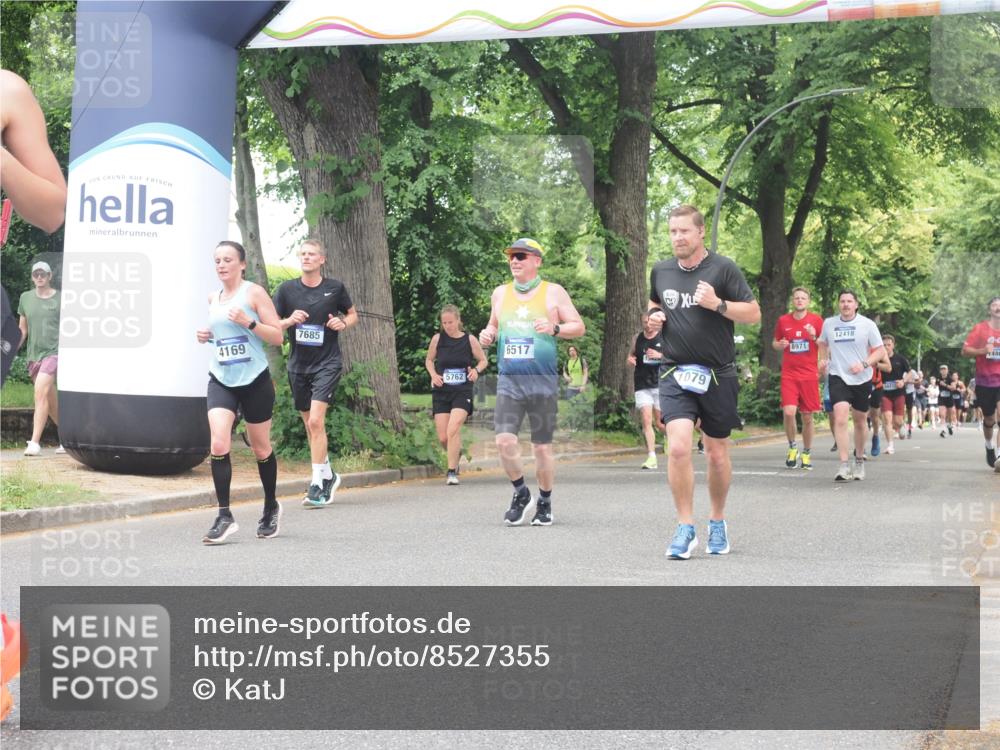 29.06.2025 - hella hamburg halbmarathon KatJ http://msf.ph/oto/8527355 29.06.2025 10:54:38 Zwischen KM18-KM19 1079, 1367, 2964, 4169, 5363, 5762, 6517 meine-sportfotos.de