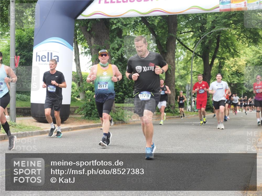 29.06.2025 - hella hamburg halbmarathon KatJ http://msf.ph/oto/8527383 29.06.2025 10:54:39 Zwischen KM18-KM19 1079, 1367, 4169, 5762, 6517 meine-sportfotos.de