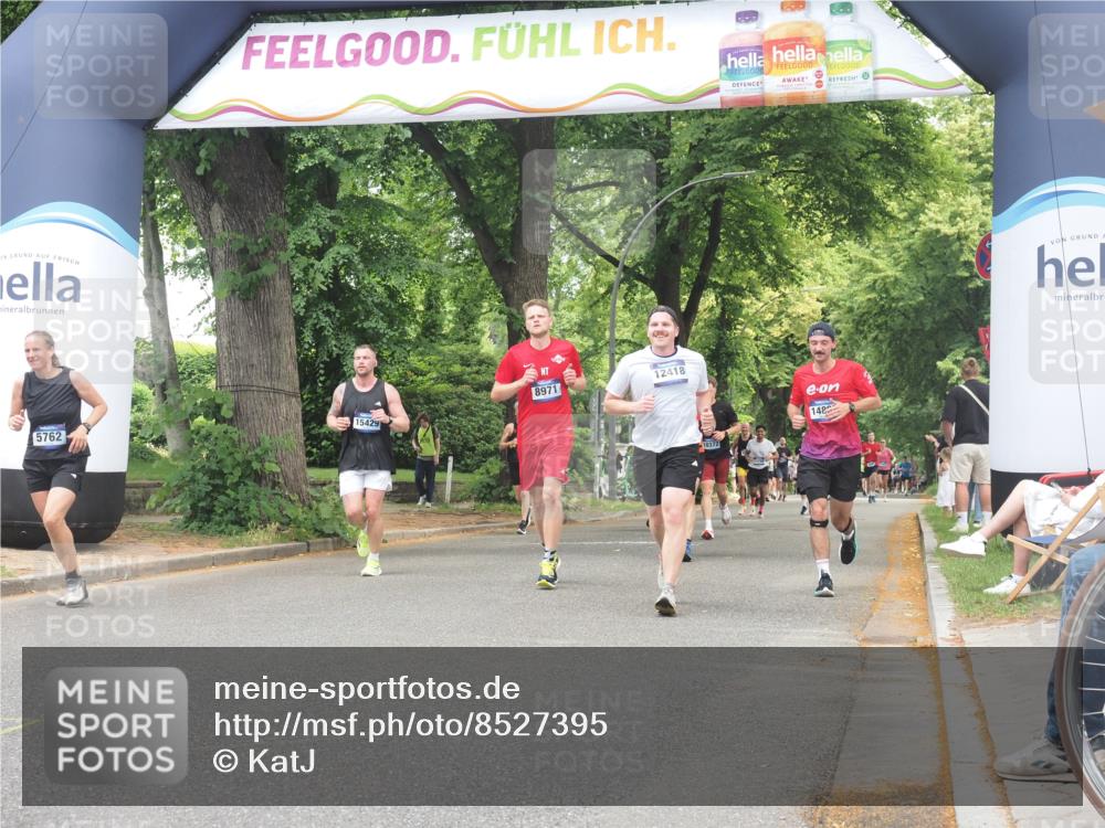 29.06.2025 - hella hamburg halbmarathon KatJ http://msf.ph/oto/8527395 29.06.2025 10:54:40 Zwischen KM18-KM19 1079, 1367, 4169, 5762, 6517, 7685 meine-sportfotos.de
