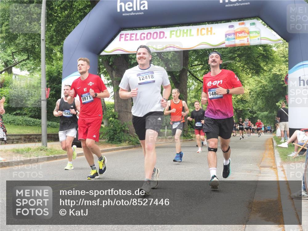 29.06.2025 - hella hamburg halbmarathon KatJ http://msf.ph/oto/8527446 29.06.2025 10:54:43 Zwischen KM18-KM19 1079, 4169, 4666, 5762, 6517, 7685 meine-sportfotos.de