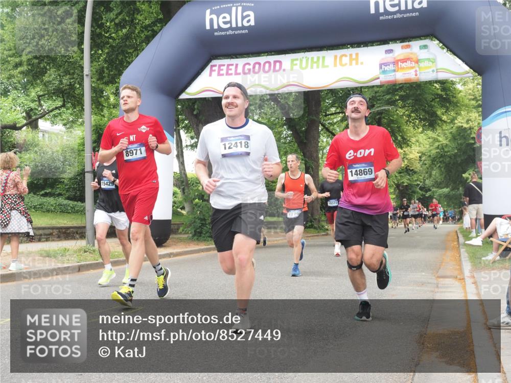 29.06.2025 - hella hamburg halbmarathon KatJ http://msf.ph/oto/8527449 29.06.2025 10:54:43 Zwischen KM18-KM19 1079, 4169, 4666, 5762, 6517, 7685 meine-sportfotos.de