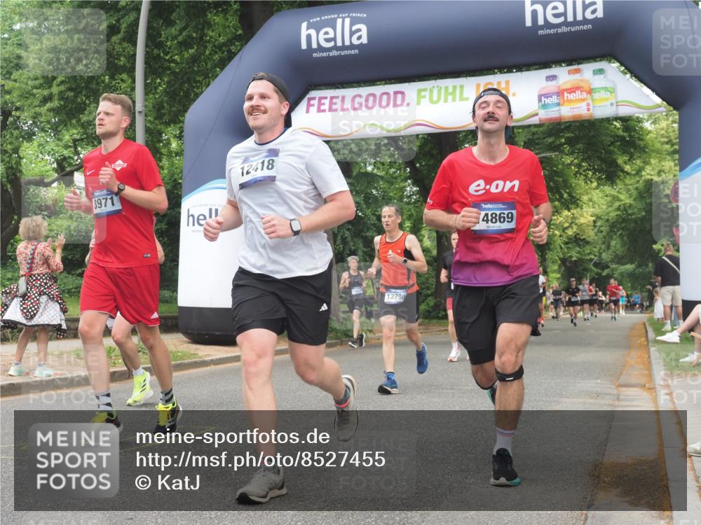 29.06.2025 - hella hamburg halbmarathon KatJ http://msf.ph/oto/8527455 29.06.2025 10:54:43 Zwischen KM18-KM19 1079, 4169, 4666, 5762, 6517, 7685 meine-sportfotos.de