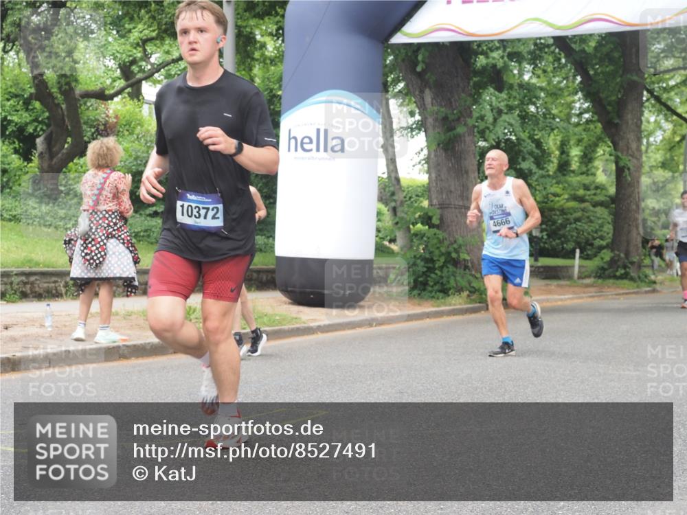 29.06.2025 - hella hamburg halbmarathon KatJ http://msf.ph/oto/8527491 29.06.2025 10:54:46 Zwischen KM18-KM19 4169, 4666, 5762, 7685 meine-sportfotos.de