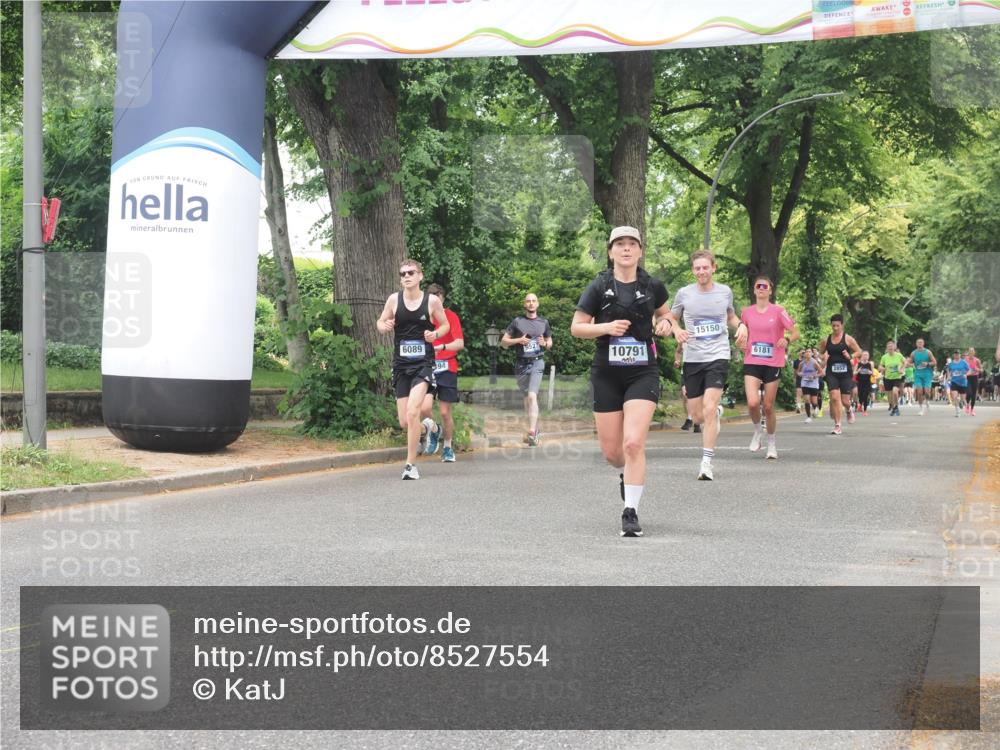 29.06.2025 - hella hamburg halbmarathon KatJ http://msf.ph/oto/8527554 29.06.2025 10:54:51 Zwischen KM18-KM19 4666, 8279 meine-sportfotos.de