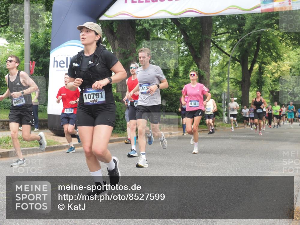 29.06.2025 - hella hamburg halbmarathon KatJ http://msf.ph/oto/8527599 29.06.2025 10:54:53 Zwischen KM18-KM19 4494, 6089, 6181, 8279 meine-sportfotos.de