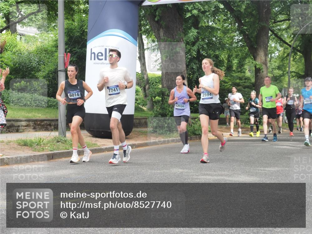 29.06.2025 - hella hamburg halbmarathon KatJ http://msf.ph/oto/8527740 29.06.2025 10:55:00 Zwischen KM18-KM19 2594, 2852, 4494, 6014, 6089, 6181, 7741 meine-sportfotos.de