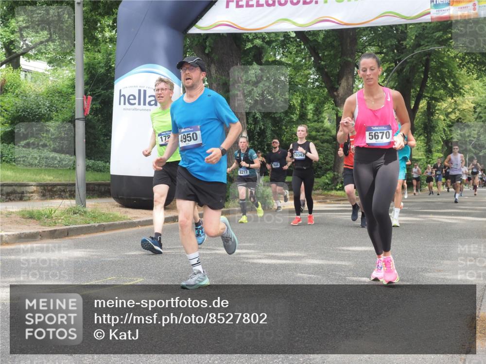 29.06.2025 - hella hamburg halbmarathon KatJ http://msf.ph/oto/8527802 29.06.2025 10:55:03 Zwischen KM18-KM19 1785, 2594, 2852, 4950, 5670, 6014, 7741, 8217 meine-sportfotos.de
