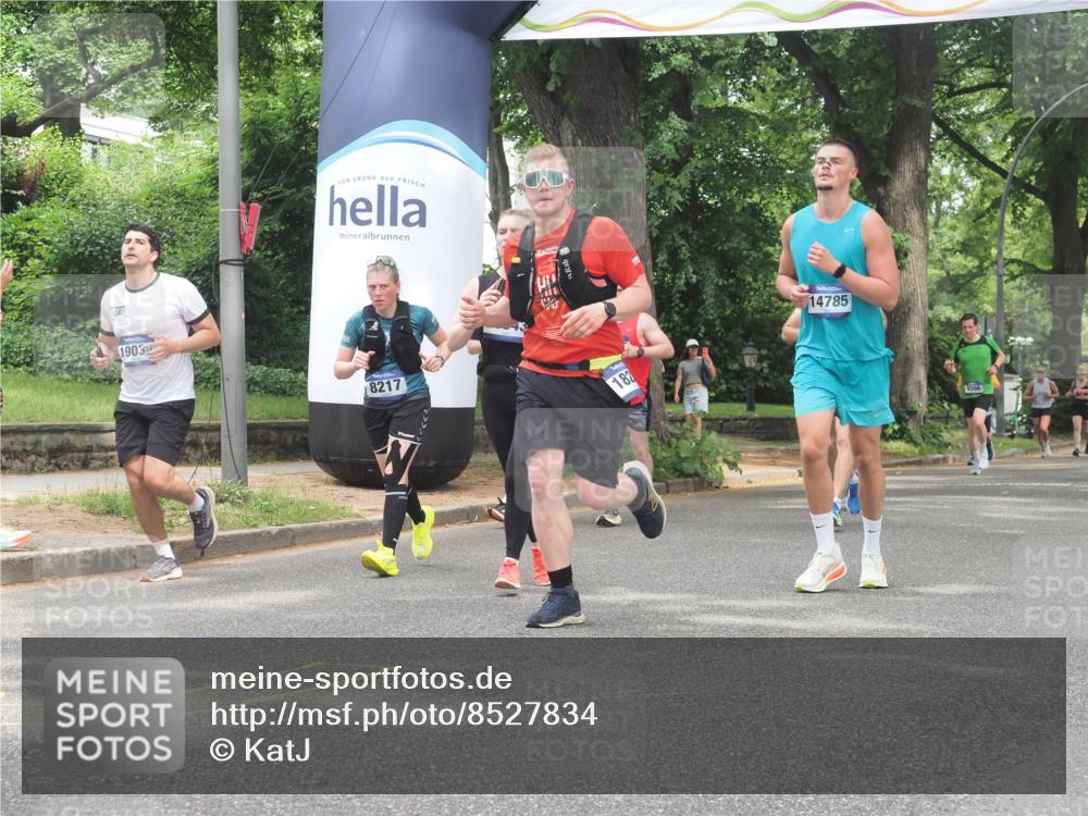 29.06.2025 - hella hamburg halbmarathon KatJ http://msf.ph/oto/8527834 29.06.2025 10:55:05 Zwischen KM18-KM19 1785, 2594, 4950, 5670, 6014, 7741, 8217 meine-sportfotos.de