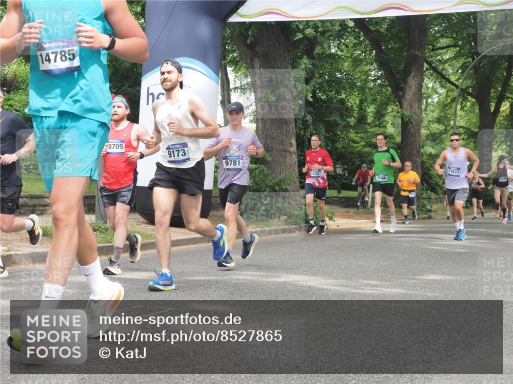 29.06.2025 - hella hamburg halbmarathon KatJ http://msf.ph/oto/8527865 29.06.2025 10:55:07 Zwischen KM18-KM19 1785, 4950, 5670, 7741, 7846, 8217 meine-sportfotos.de