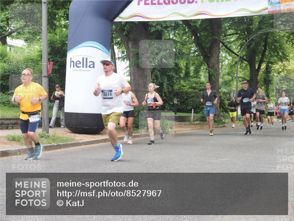 29.06.2025 - hella hamburg halbmarathon KatJ http://msf.ph/oto/8527967 29.06.2025 10:55:13 Zwischen KM18-KM19 5232, 7846 meine-sportfotos.de