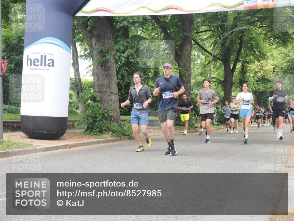 29.06.2025 - hella hamburg halbmarathon KatJ http://msf.ph/oto/8527985 29.06.2025 10:55:15 Zwischen KM18-KM19 5232, 7846 meine-sportfotos.de