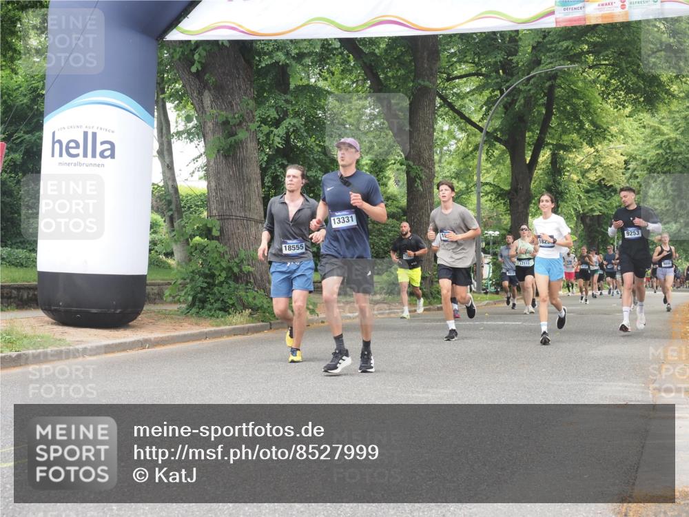 29.06.2025 - hella hamburg halbmarathon KatJ http://msf.ph/oto/8527999 29.06.2025 10:55:16 Zwischen KM18-KM19 5232 meine-sportfotos.de