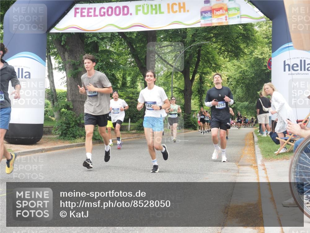 29.06.2025 - hella hamburg halbmarathon KatJ http://msf.ph/oto/8528050 29.06.2025 10:55:18 Zwischen KM18-KM19 4032 meine-sportfotos.de